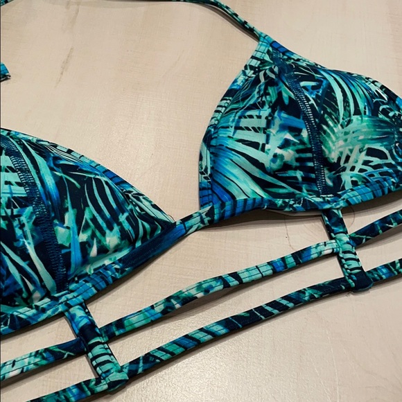 PINK Victoria's Secret Triangle Caged Bikini Top - Picture 3 of 6